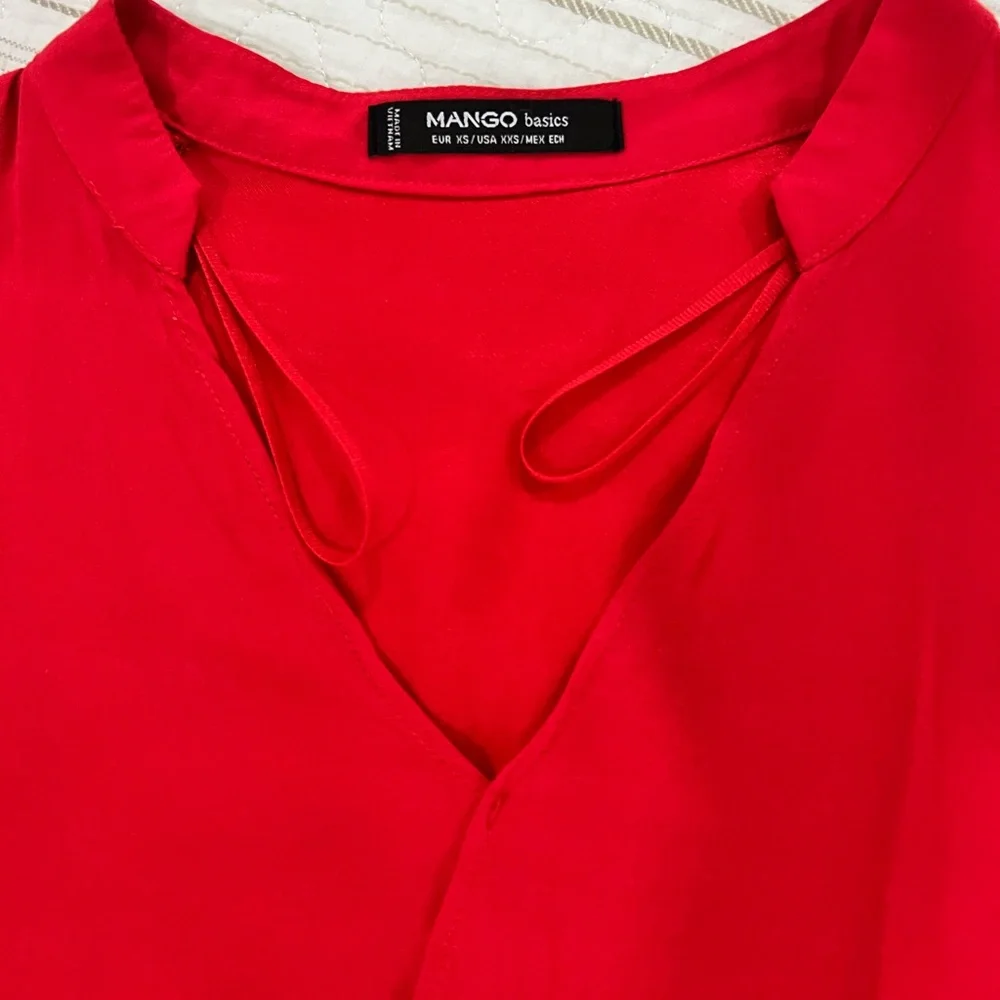 Two blouses - Picture 5 of 5